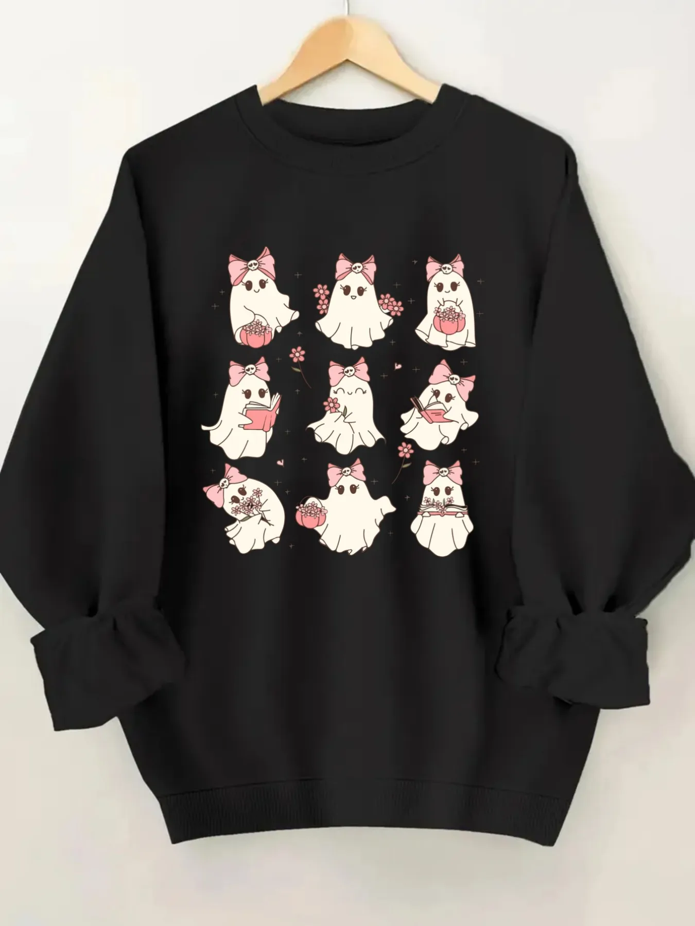 Women's Crew Neck Pullover Sweatshirt Cute Ghost Pattern Design, Soft Casual Long Sleeve, Daily Casual Top Outfit, Winter Women's Clothing, Halloween Costume Outfit