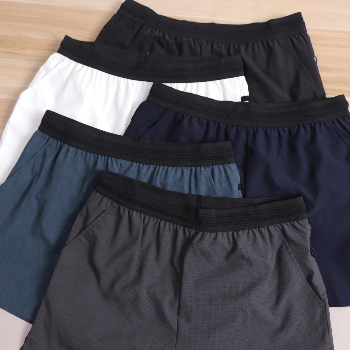 Men's Professional Running Shorts Ultrafine Mesh Breathable Quick Dry Outdoor Summer Sport Shorts Straight Leg Polyester Fiber