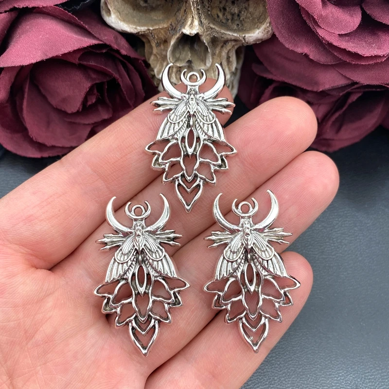 4 Stück 42*25mm Goth Luna Moth Charm Halbmond-Motten-Anhänger Designer-Charms für Schmuckherstellung DIY Schmuckzubehör – Detail 3