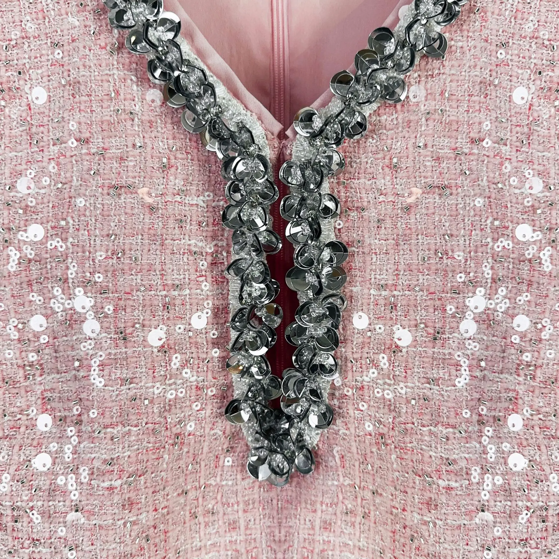 Vestido corto rosa sin mangas para mujer, minivestido con lentejuelas y decoración de diamantes, cuello redondo ahuecado, para otoño, 2024