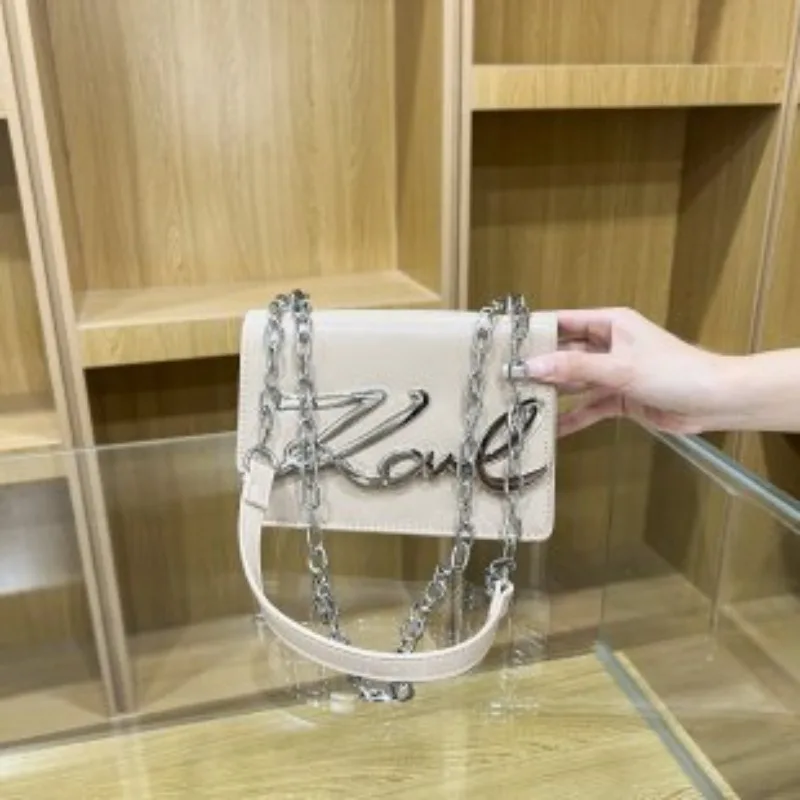 

Женская осенняя новая винтажная маленькая квадратная сумка 2023 года — уникальная повседневная, модная простая стильная сумка через плечо черного цвета