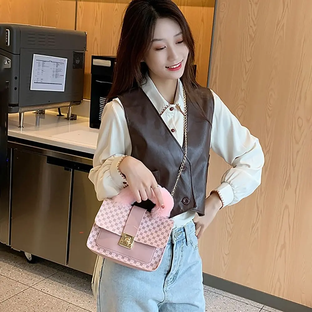 Plush Handle Shoulder Bag Gentlewoman Latch Chain Handbag PU Korean Style Ladies Phone Bag Madien