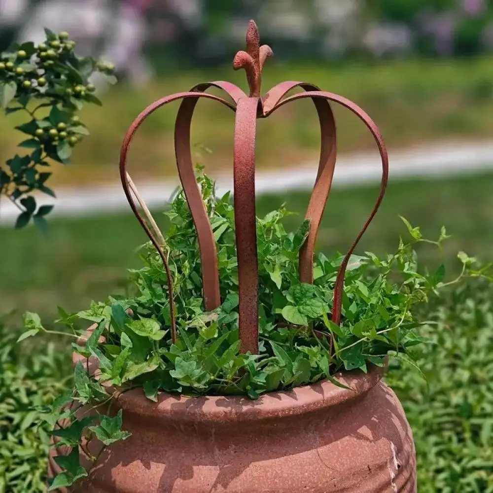 Countryside Iron Crown Garden Sculpture Decorative Lawn Stake Antique Bronze Finish Yard Art For Outdoor Celebration
