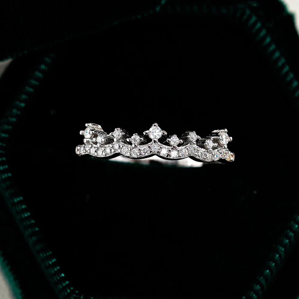 18K Gold Inlaid Moissanite Hip-hop Crown Ring, Women's Ring, Fashionable European and American Platinum PT950 Diamond Jewelry