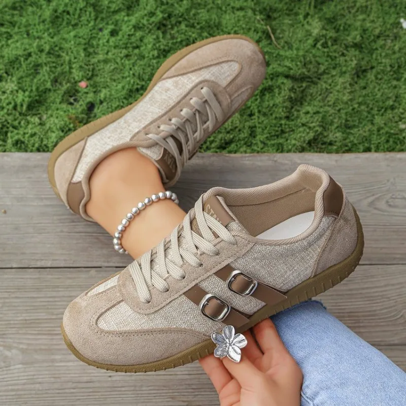 Große Größen Lässige Schnür-Damen-Deqin-Schuhe Frühling Herbst Studenten-Spot-Muster Patchwork Weiche Sohle Boardschuhe Sportschuhe