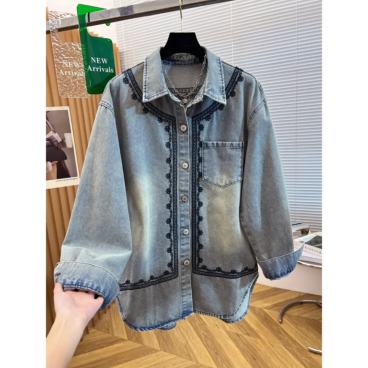 

Женская джинсовая куртка с вышивкой в стиле ретро, весенне-осенняя повседневная куртка с воротником-стойкой, синяя джинсовая куртка в модном гонконгском стиле