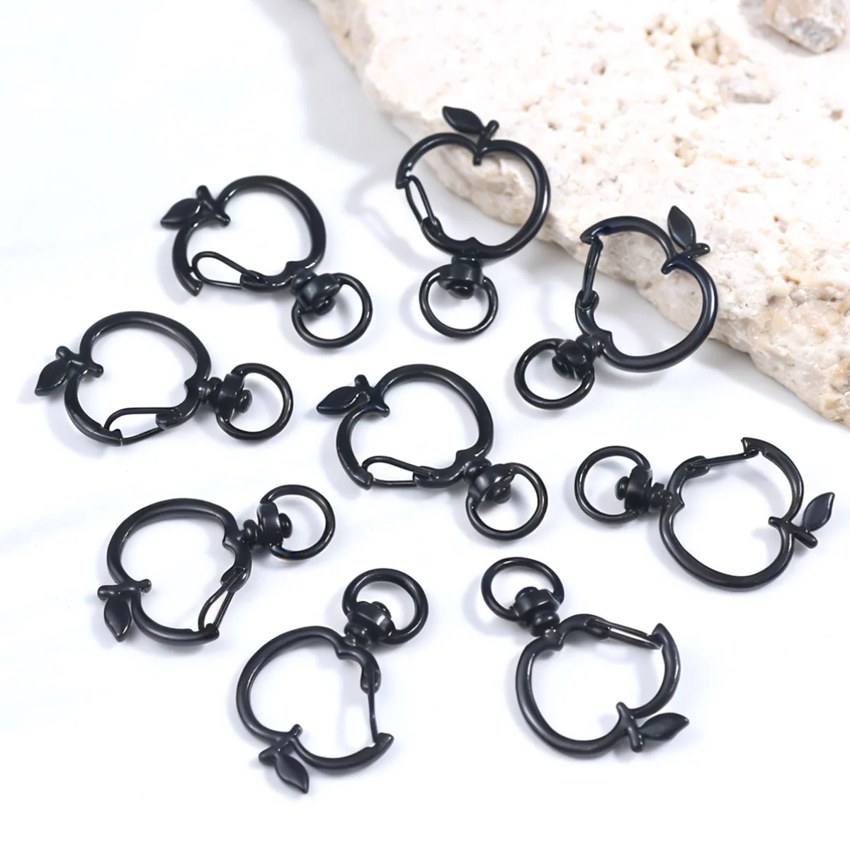 

Застежка-карабин из цинкового сплава 38 мм, черная, ручной работы, для изготовления ювелирных изделий, подходит для бус, ожерелий, браслетов, соединительных элементов, аксессуаров