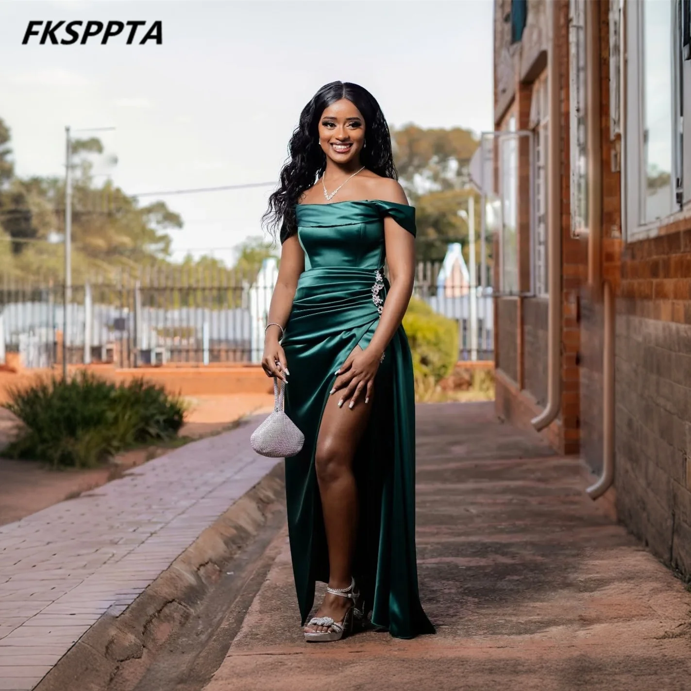 Длинное темно-зеленое вечернее платье для чернокожих женщин без бретелек с открытыми плечами, блестящие атласные платья с бисером для выпускного вечера