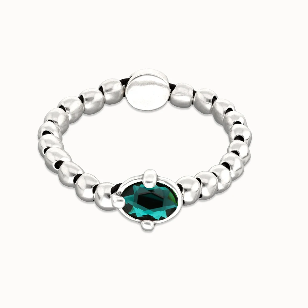 

Retro light luxury niche design, exquisite emerald zircon bracelet, daily fashionable commuting outfit
