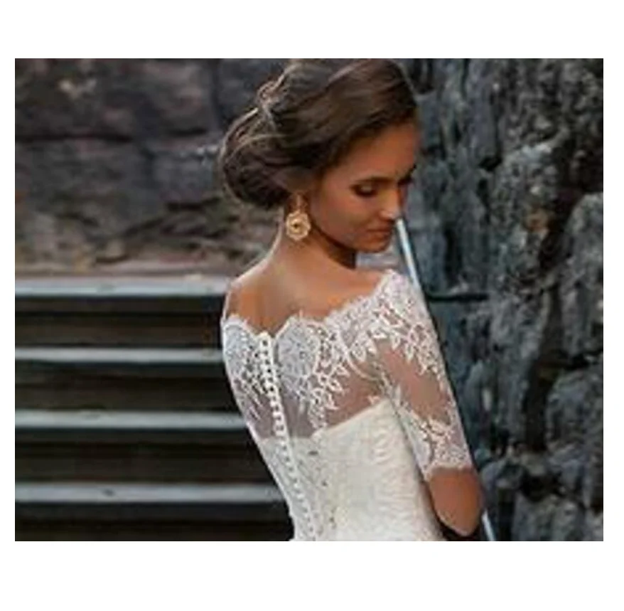 Haute Couture bianco con spalle scoperte bottone in pizzo l'abito da sposa abito da sposa su misura con lunghezza del pavimento in poliestere a tre quarti