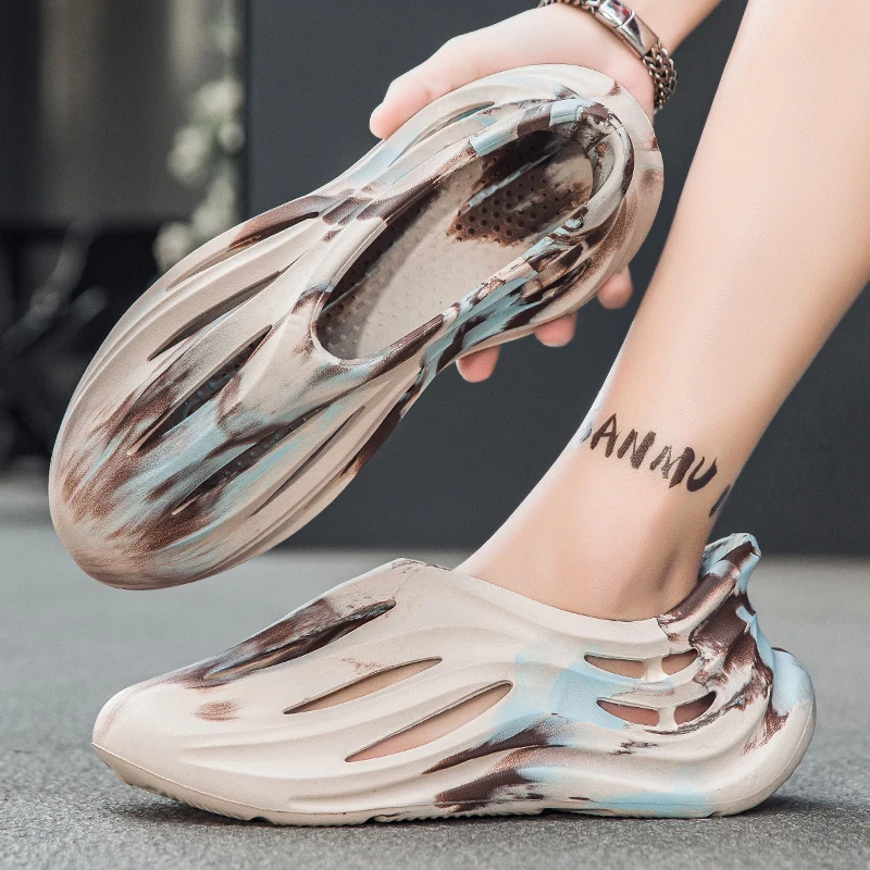 メンズ迷彩スライド、クローズドトゥサンダル、夏のアウトドアスリッポンスリッパ、滑り止め快適、軽量通気性、カジュアルトラ