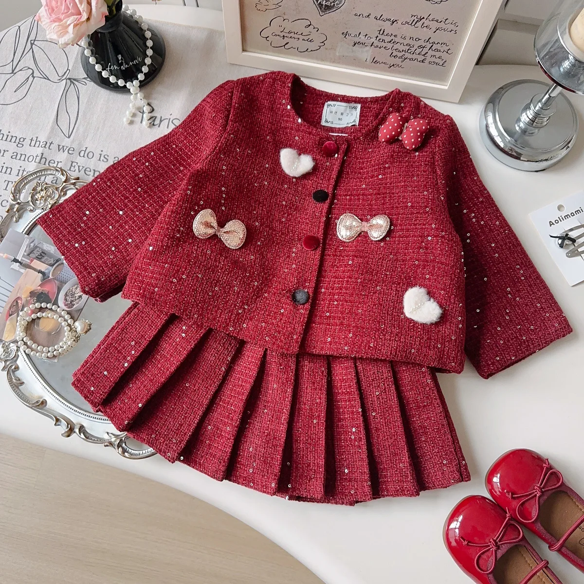 

Комплект зимней детской одежды из 2 предметов, теплый пуховик и юбка