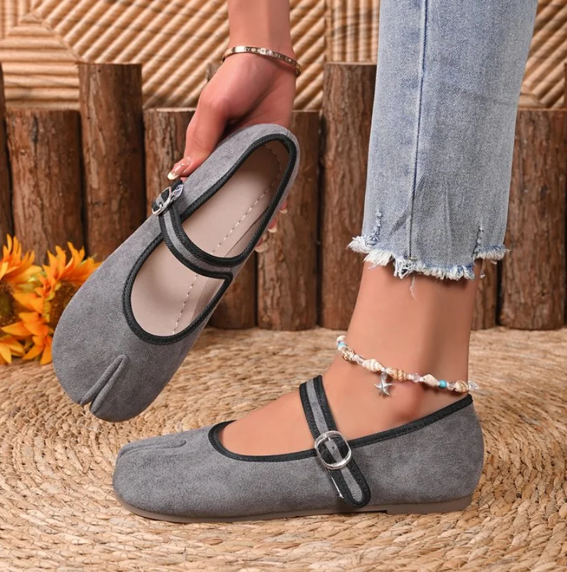 2027 Japanese Style Tabi Ninja Shoes Women Retro Suede Flats Split Hoof Toe Boat Shoes Femme Mary Jeans Mocasines Ballerina Shoe