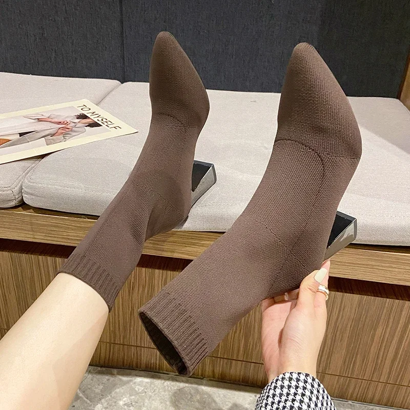 2024 PLUS ขนาดรองเท้าหญิงกลางลูกวัวรองเท้าบูทกระชับยืดรองเท้าผู้หญิง Pointed Toe SLIP บนรองเท้าส้นสูงถักรองเท้าผู้หญิง