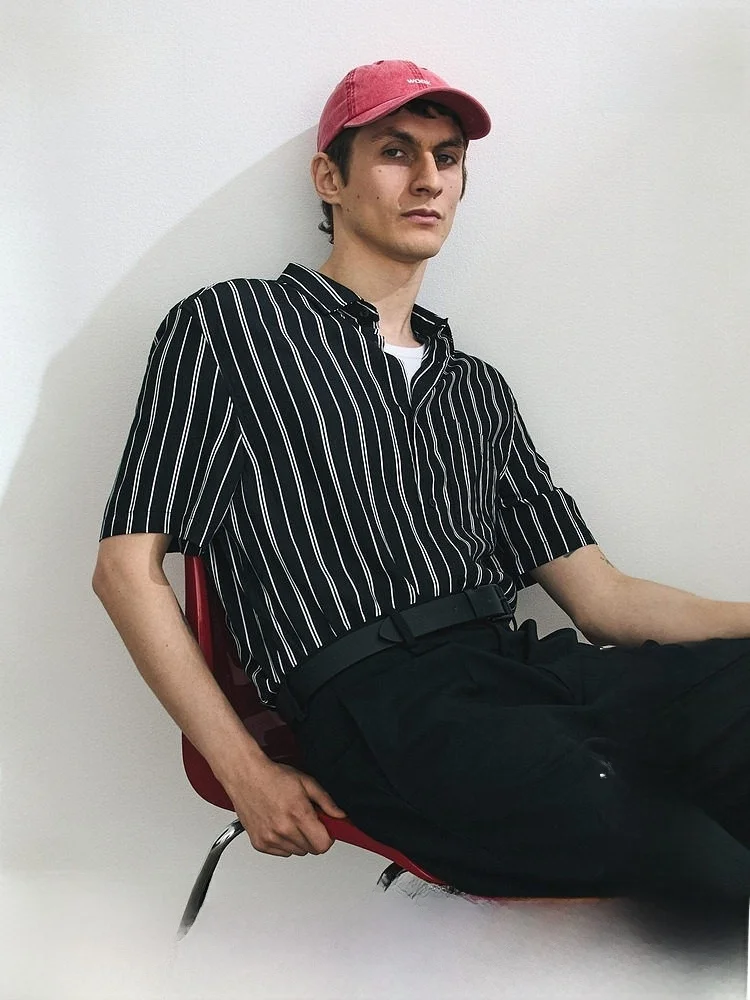 

H&M Men's Regular Fit Short Sleeve Shirt 1295318 Summer Collection Loose Style Button Closure Casual Top for Men