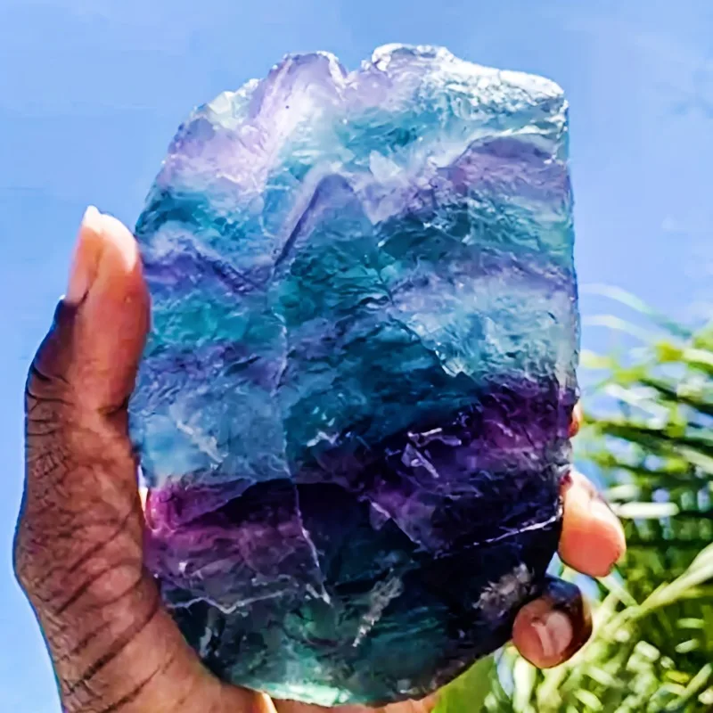 Naturally Occurring Stone with A Rainbow of Colors Like Purple, Green, and Blue, Making It A Great Choice for Home Décor