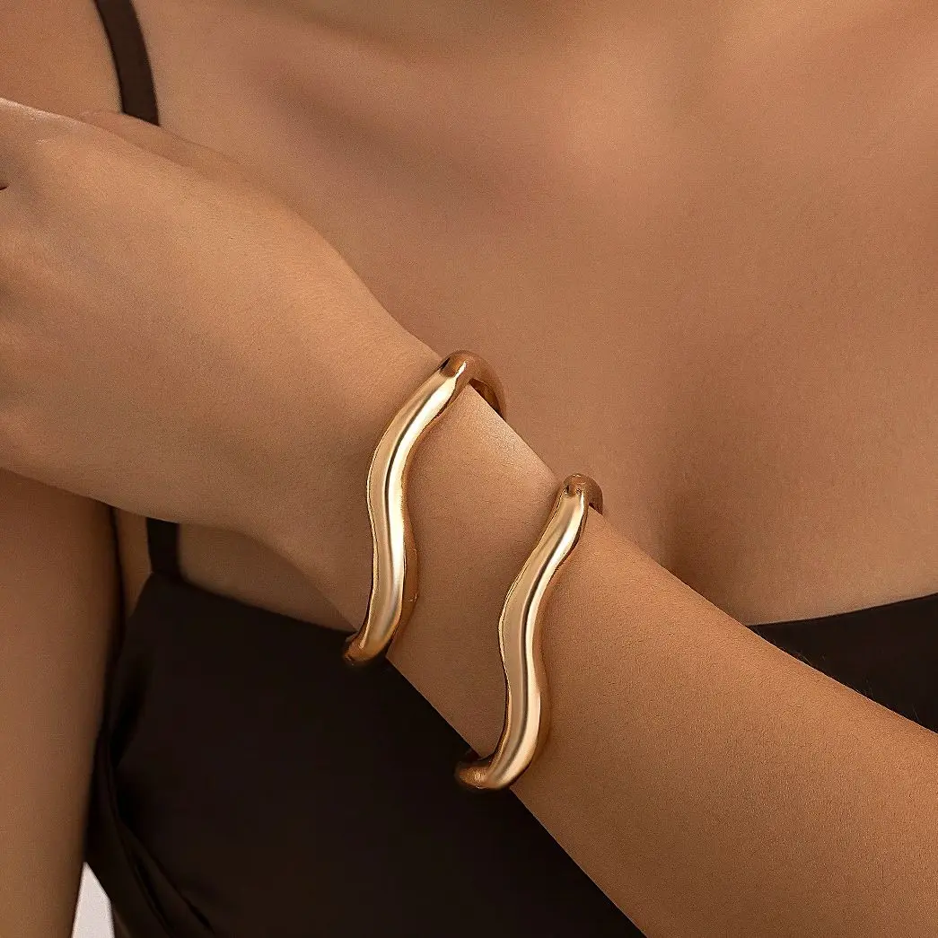SHIXIN 2Pcs/Set Punk Irregular Wave Open Bangles for Women Luxury Geometry Round Large Gold Color Cuff Bracelet Hand Jewelry New