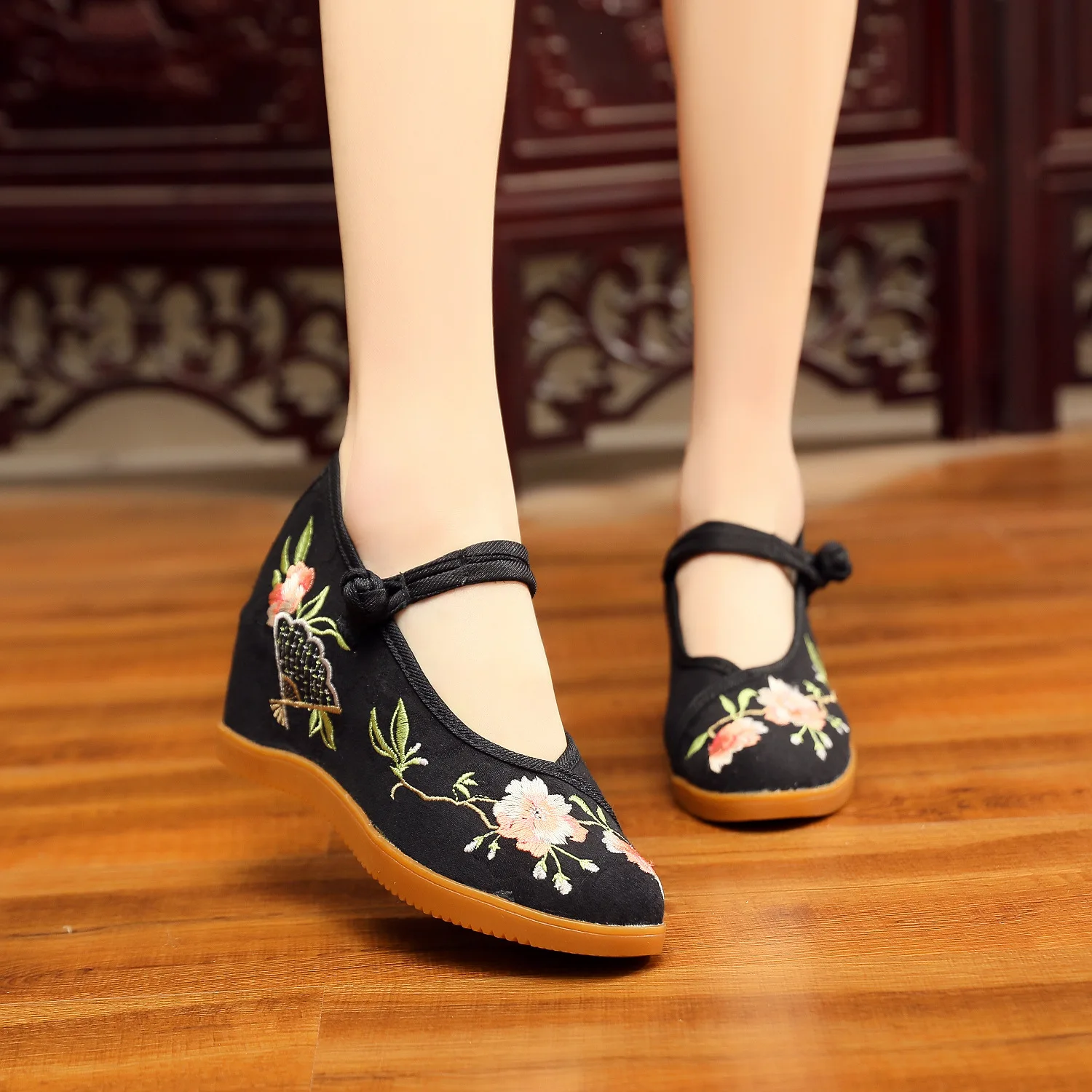 Women Canvas Increasing Height Ankle Strap Pumps Spring Autumn Chinese Style Vintage Embroiders Wedges Heels Lady Buckle Shoes
