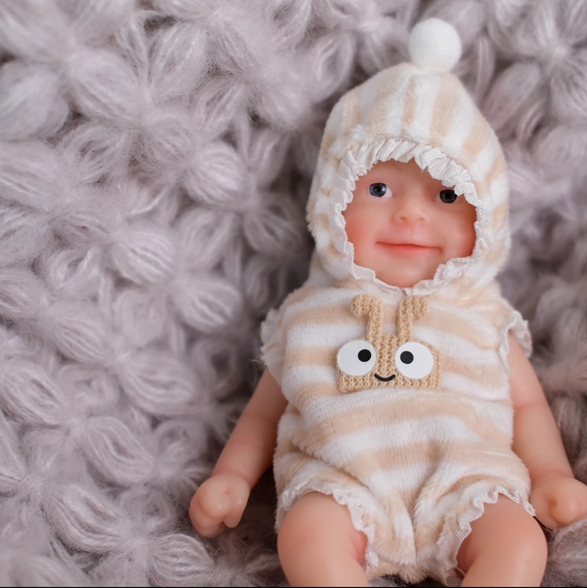 Preciosa muñeca Reborn de 6 pulgadas: cuerpo de silicona suave realista, totalmente pintado, sólido y tierno, regalo de Navidad perfecto para niñas