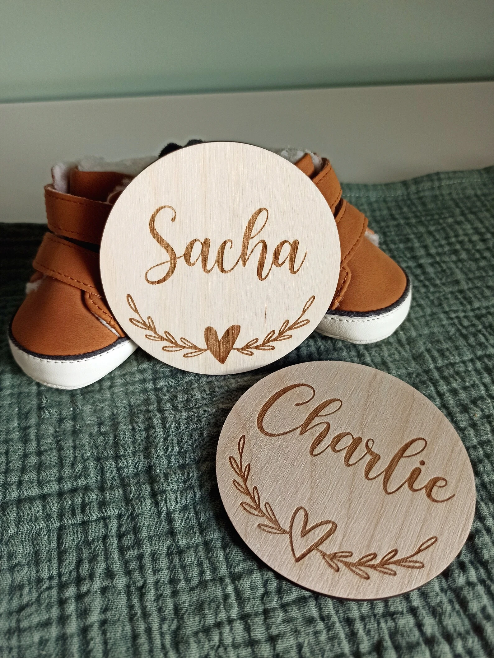 Personalized wooden heart welcome card / Birth milestone card / baby child first name / mother pregnancy birth gift