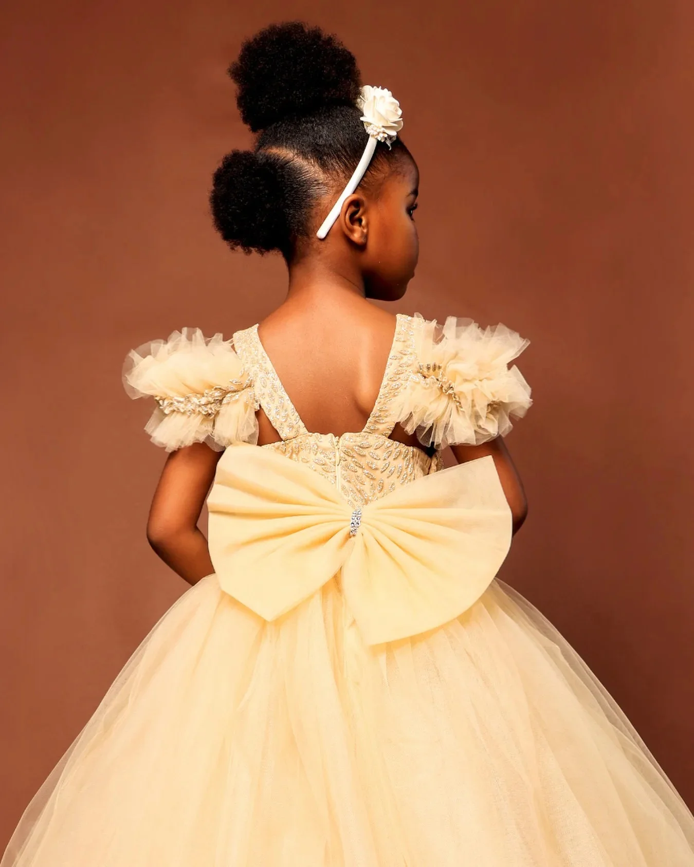 Customized Champagne Flower Girl Dresses For Wedding Appliques Backless With Bow Elegant Kids First Communion Formal Ball Gown
