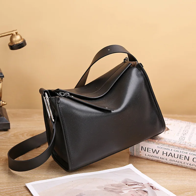 Real Genuine Leather Women's Shoulder Bag Elegant Crossbody Bag Premium Quality Minimalism Design