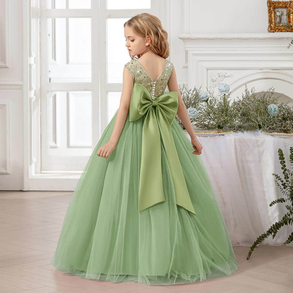 

Christmas Dress Girl Puffy Sequins Princess Dress Elegant Backless Big Bow Festive Dress For Girl Birthday Piano Perform Gown