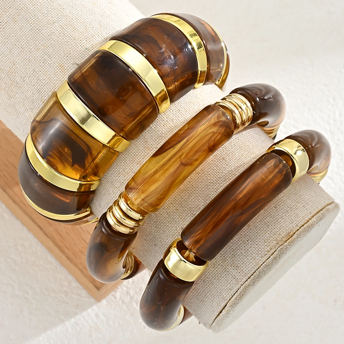 3-teiliges Set aus braunen Acryl-Armreifen im Bambus-Stil für Damen, Vintage-Schildpatt-Optik, modische, klobige, stapelbare Armbänder, Geschenke – Detail 4