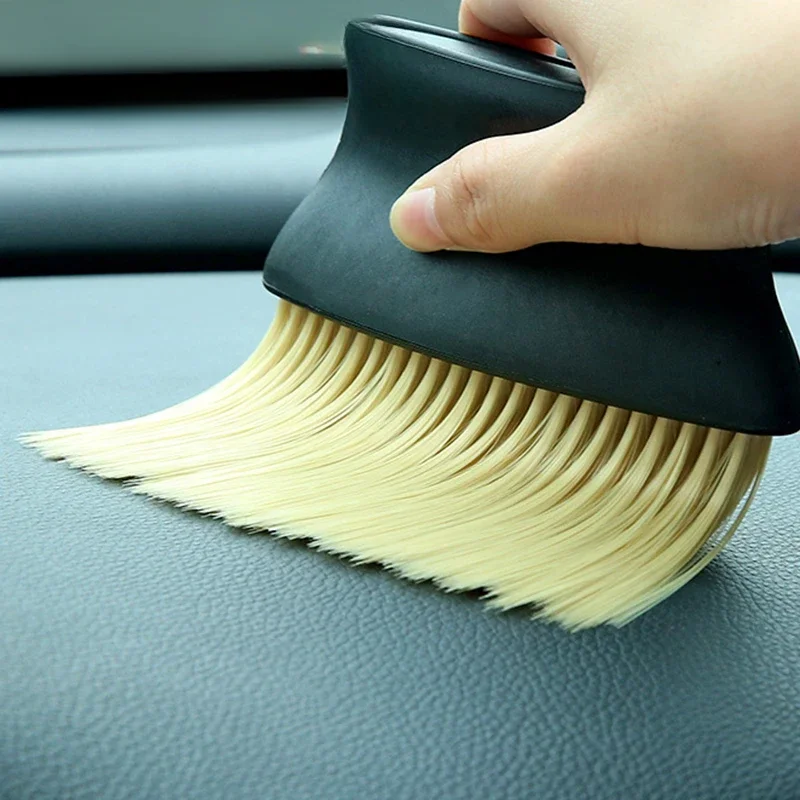 Car exhaust cleaner brush - effective removal of dust and debris, gentle vent, easy to use - in-car care, keep the air fresh