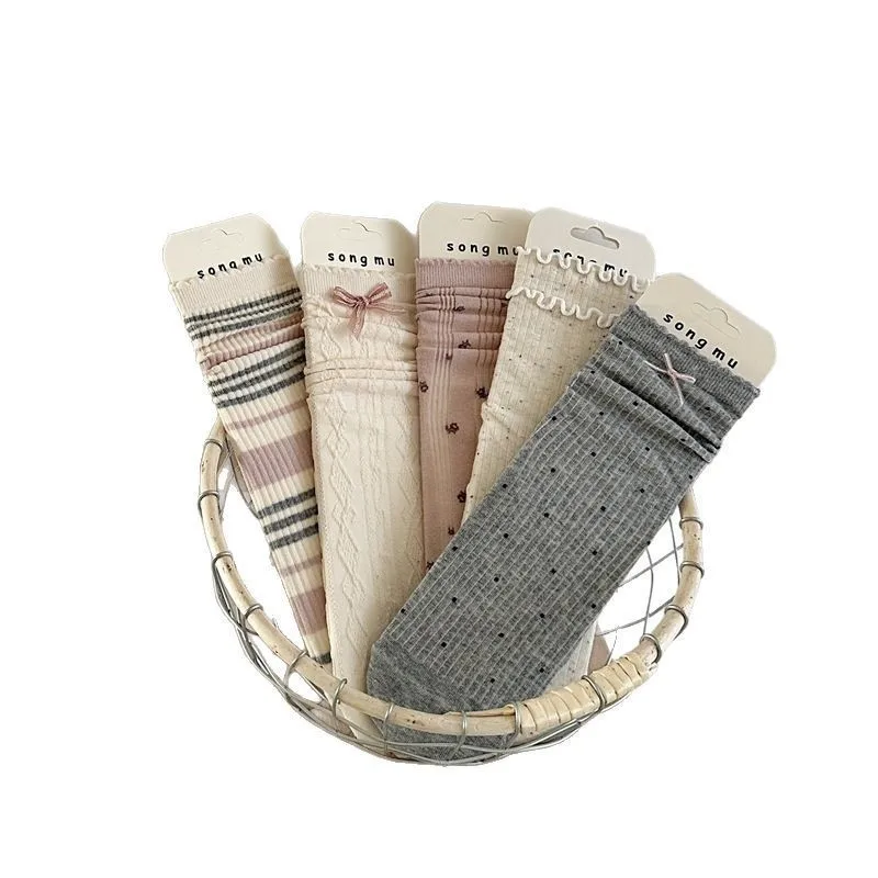 4 Pairs Women Flower Edge Bow Mid Tube Socks Spring Summer Sweat Absorbing Breathable Korean Version JK Lolita Casual Socks view 4