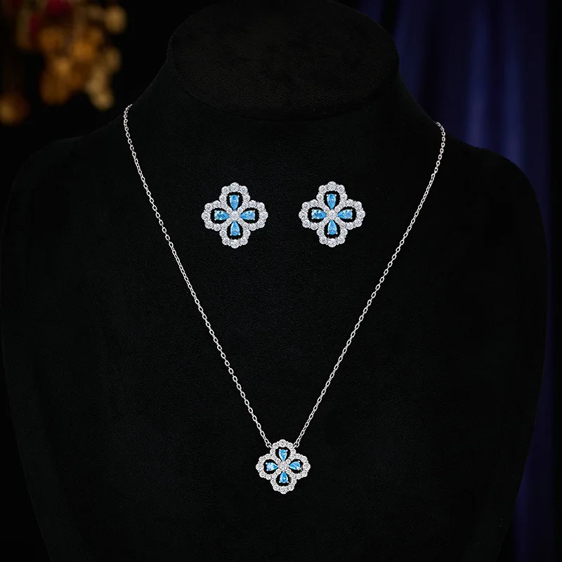 

Luxury Gemstone Lucky Clover Necklace and Earring Set, Luxurious Full Diamond Collarbone Chain, High-End Zircon Versatile Jewelr