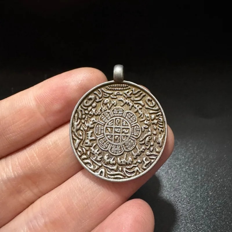 New Tibetan Antiques Miscellaneous Collection Round Sign Small Pendant Accessories