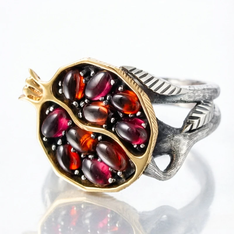 Gothic Style Vintage Synthetic Ruby Pomegranate Two Colors Ring for Women Elegant Luxury Banquet Celebration Jewelry Accessories