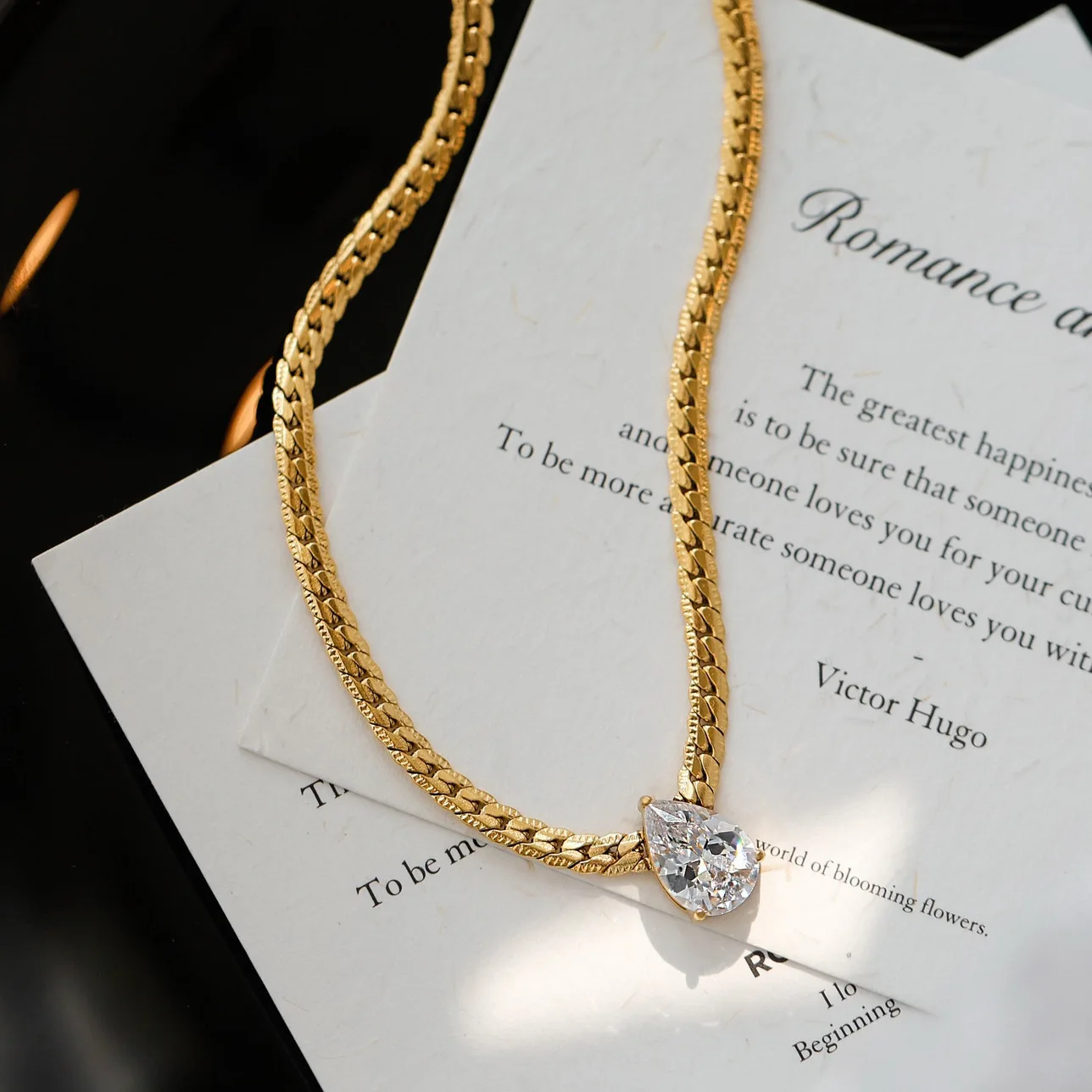 

Vintage 18k Gold-Plated Titanium Steel Calendar Pear-Shaped Zircon Polished Pattern Chain Necklace