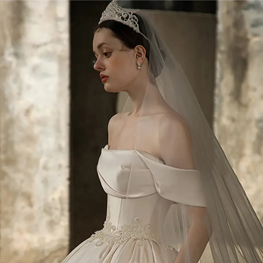 Elegant Off The Shoulder Short Sleeve Strapless Neck Lace Up Back Beading Appliques Satin Ball Gown Wedding Dress Robe Mariage