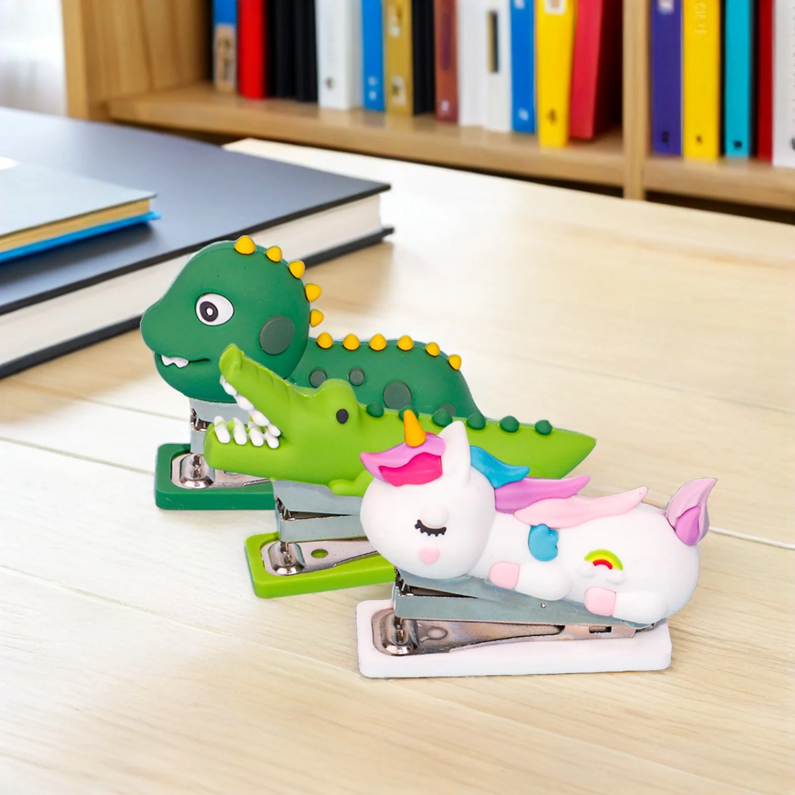 

3Pcs Cartoon Mini Stapler Cute Desk Accessory Non Slip Support Feet Strong Mechanism Stapler Staplers for Desk