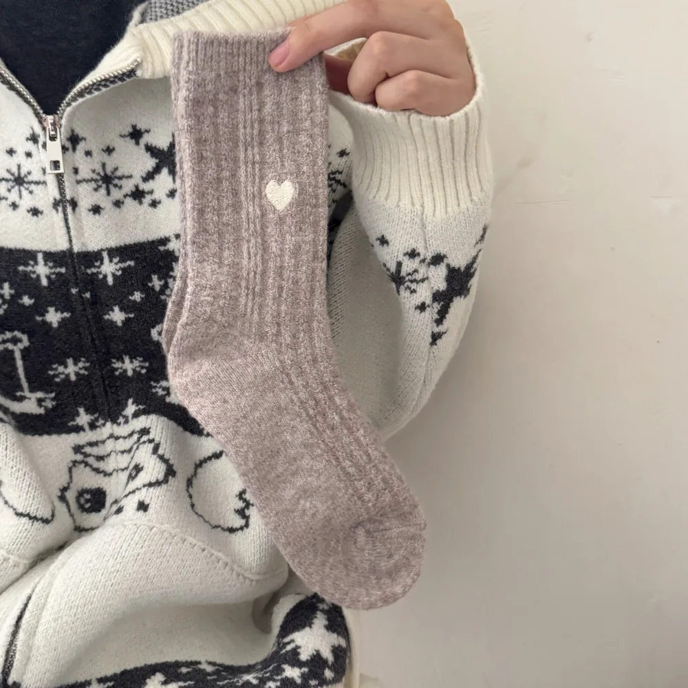 

Soft Thickened Women's Socks Embroidered Heart Middle Tube Mid-Calf Socks Solid Color Pile Socks Autumn