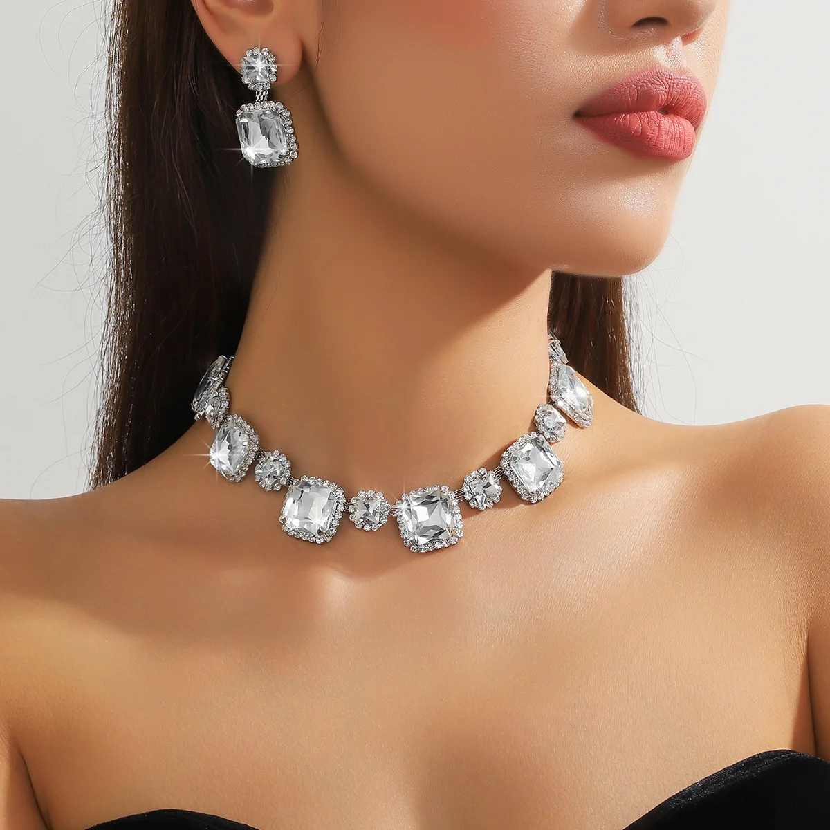 Sparkly Square-shaped Rhinestone Crystal Art Deco Choker Necklace Stud Earrings Set Necklaces Earrings Jewelry Set for Ladies