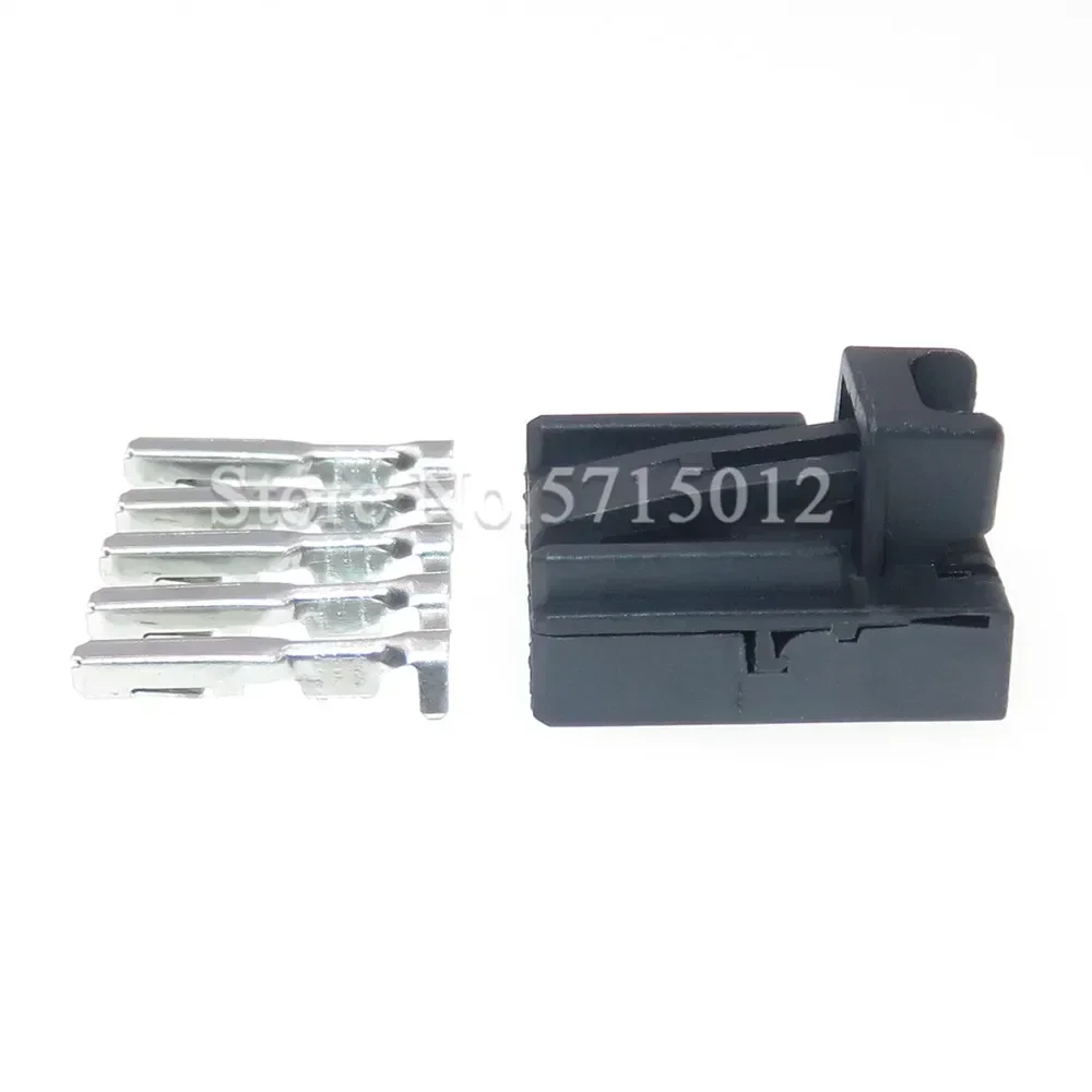 5 Hole 8R0973705 8R0973605 1418778-2 1563569-1 Automobile Small Current Connector Car Steering Wheel Wire Socket