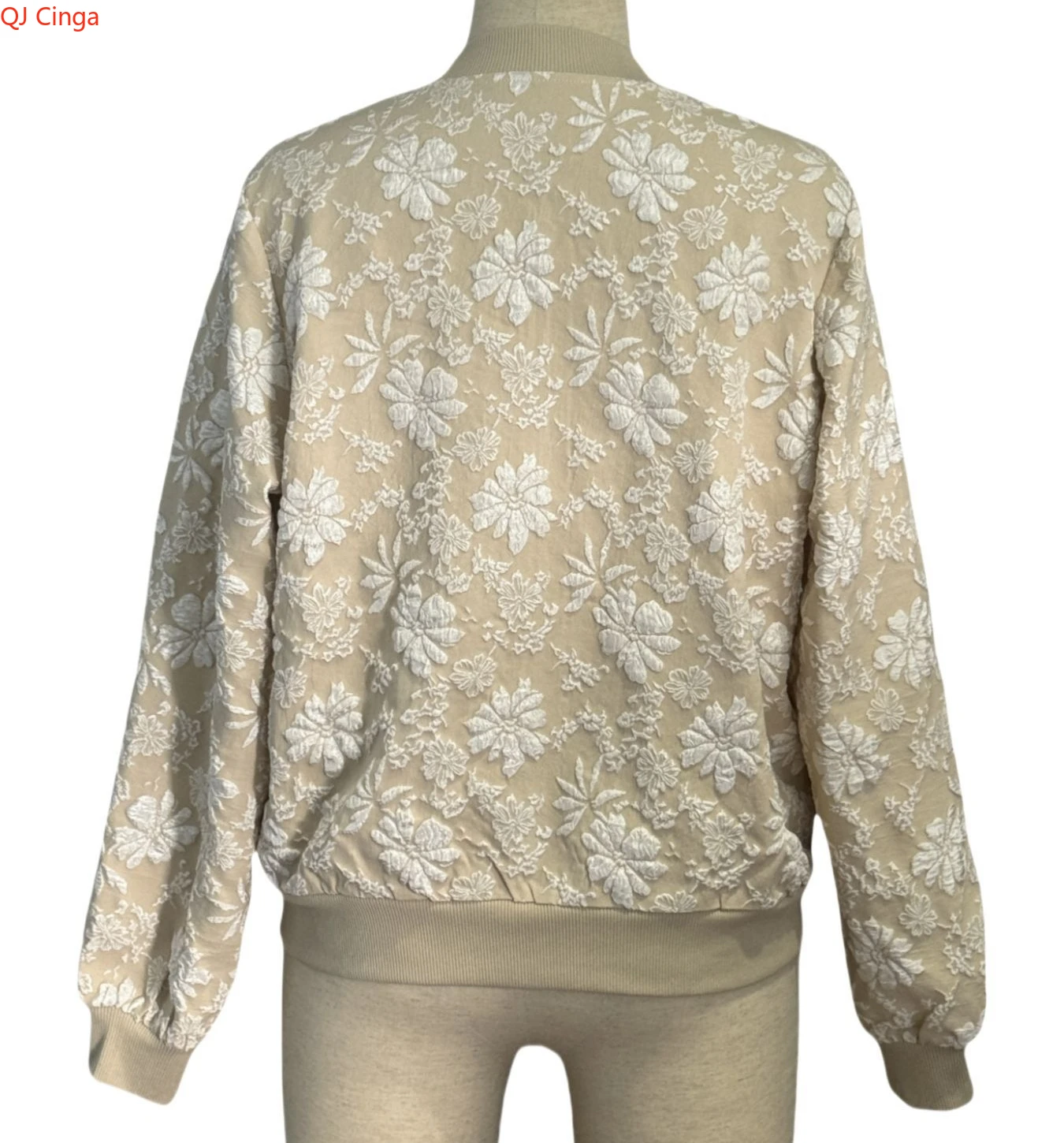 เสื้อแจ็คเก็ตแขนยาวสีเบจสำหรับผู้หญิง เสื้อโค้ทลำลองแบบครอปคอเบสบอล ผ้าแจ็คการ์ด