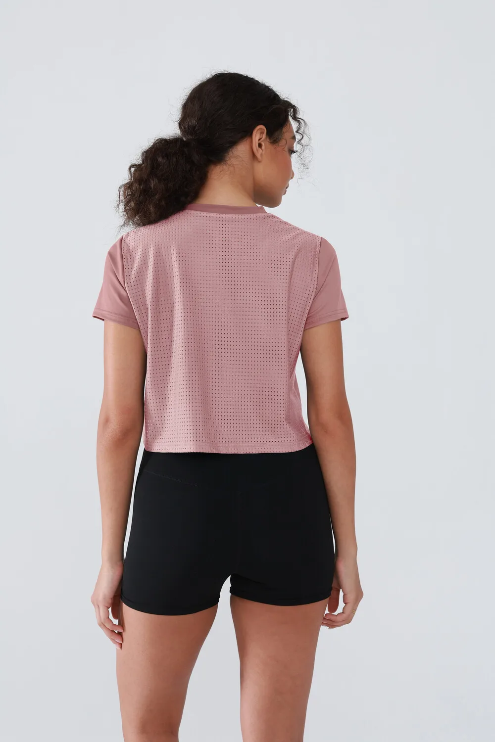 المرأة قصيرة الأكمام اليوغا تي شيرت الصيف بلون رياضة المحاصيل الأعلى تنفس سريعة الجافة تشغيل بلوزة الإناث تجريب الملابس