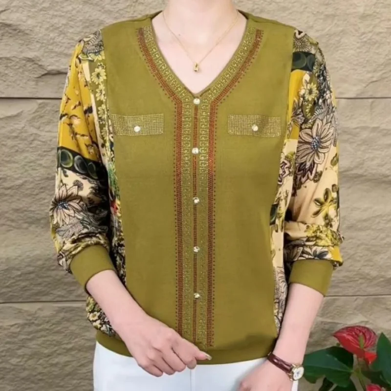 Damenmode Temperament gedruckt Langarm Tops Herbst Winter Verdickung koreanische V-Ausschnitt Diamanten T-Shirt weibliche Kleidung