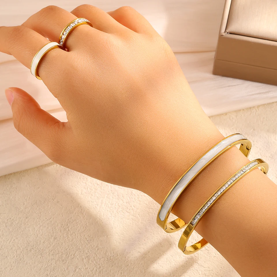Yupsk 4-teiliges Set aus Edelstahl-Armband und Ring für Damen, quadratischer Armreif mit Zirkon-Einlage, modischer Schmuck zum Stapeln, Geschenk – Detail 5
