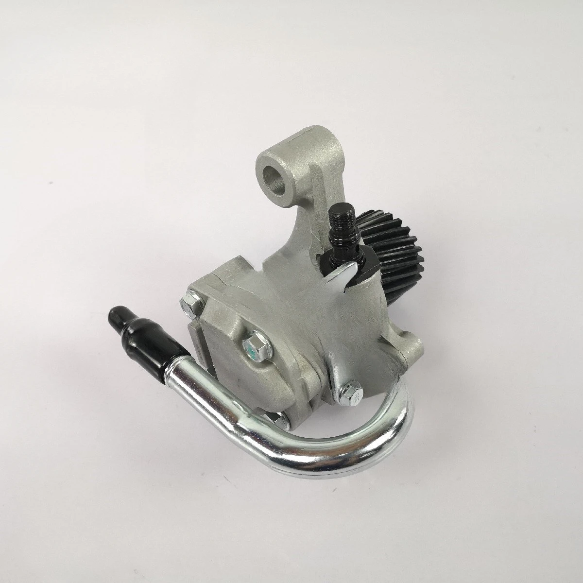 

MC093701 is suitable for Mitsubishi 4D33.4D34 old steering machine power pump