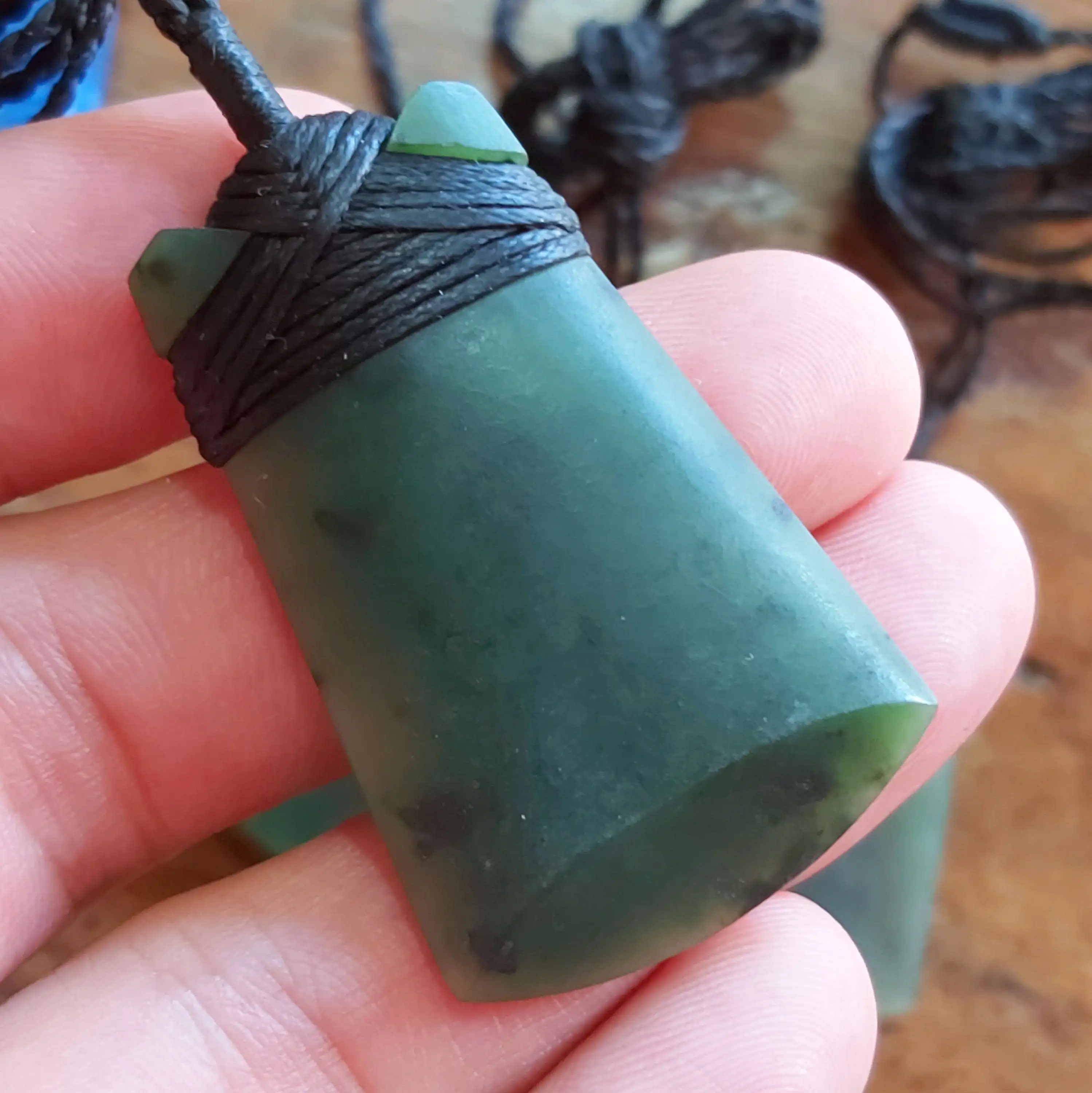 Green Axe Pendant NEW ZEALAND Jade Maori Style NZ Nephrite Female Greenstone Pounamu Black Rope Canadian Jasper Aquaman Necklace