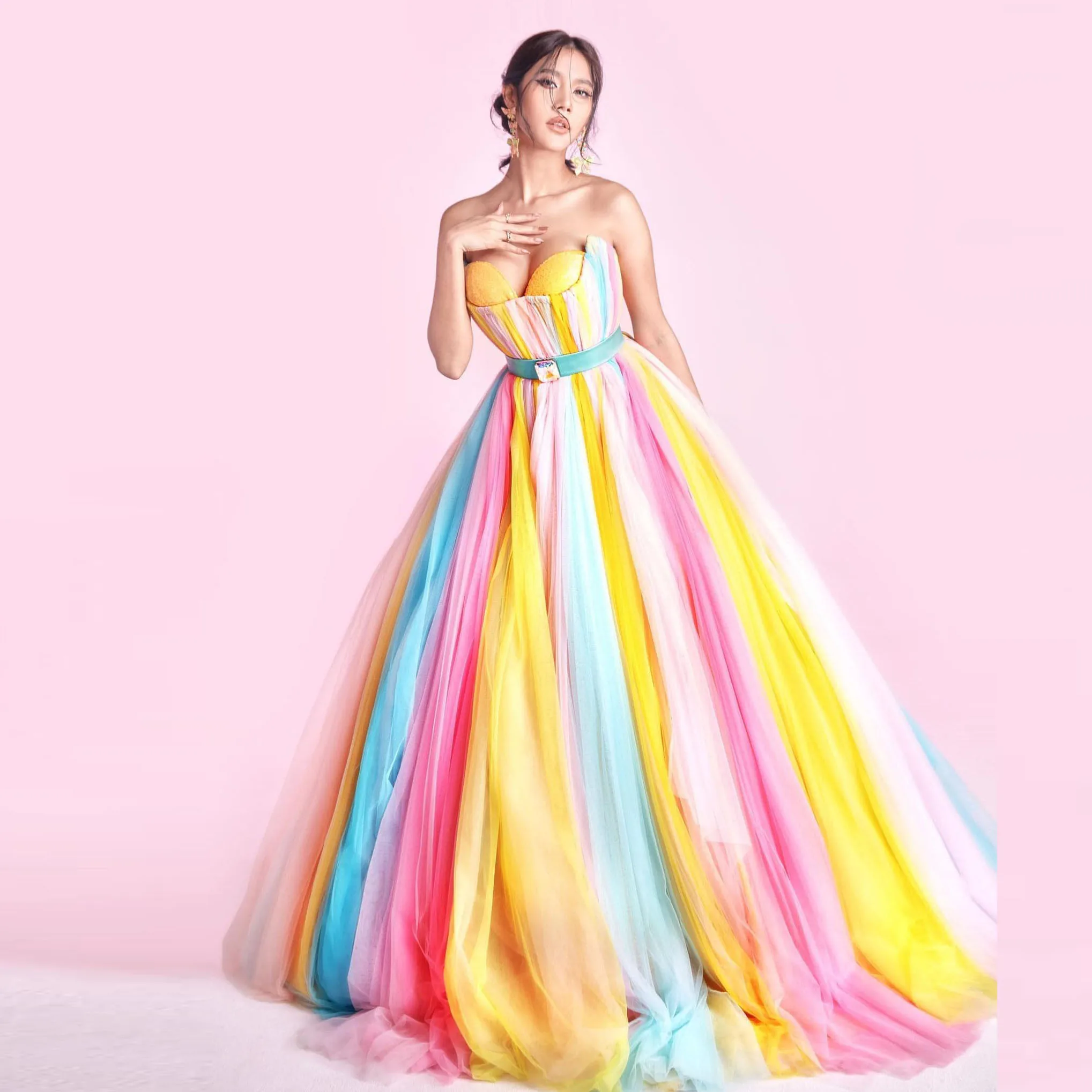 Striking Colorful Puff Tulle Long Evening Dresses Beautiful Sweetheart Multi Colored Wedding Bridal Dresses Unique Maxi Gowns