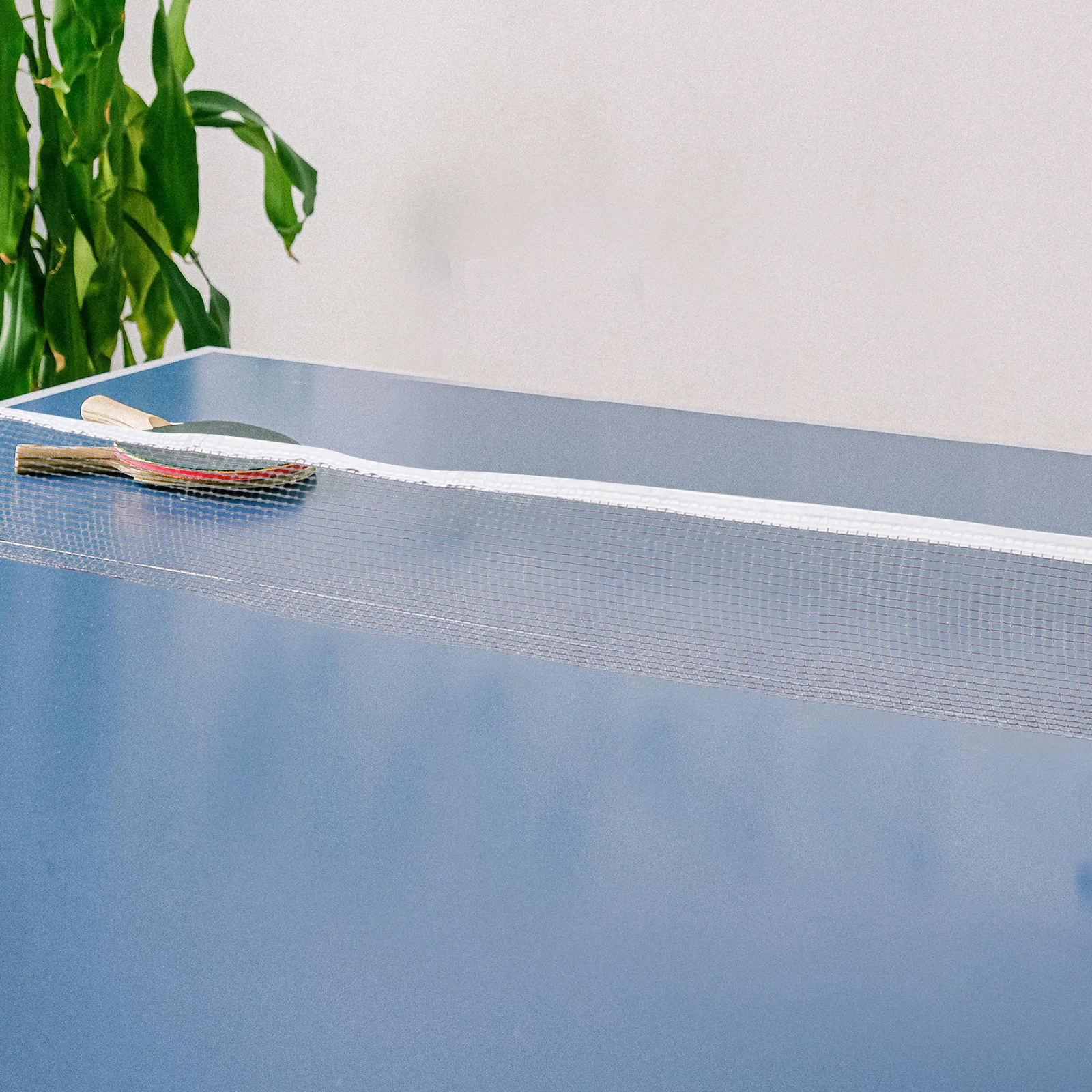 مجموعة واحدة من شبكة تنس الطاولة المحمولة القابلة للطي مع رف، تصميم خفيف الوزن ومقاوم للاهتراء للاستخدام الداخلي والخارجي