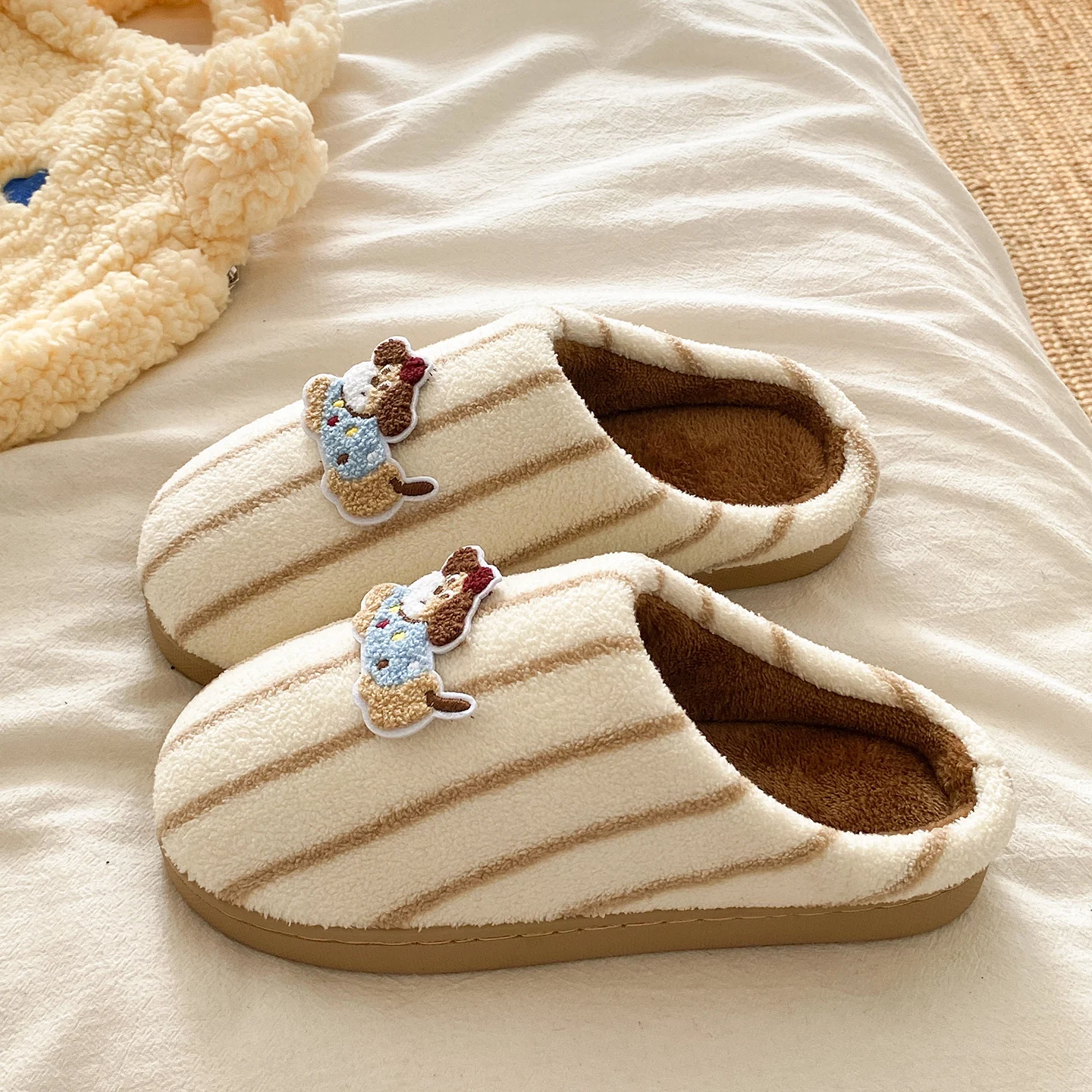 

Fluffy Women's Slippers Flats Winter Luxury Designer Woman Shoes Casual Plush Indoor Elegant Fuzzy Fur Slides Soft Sole Footwear