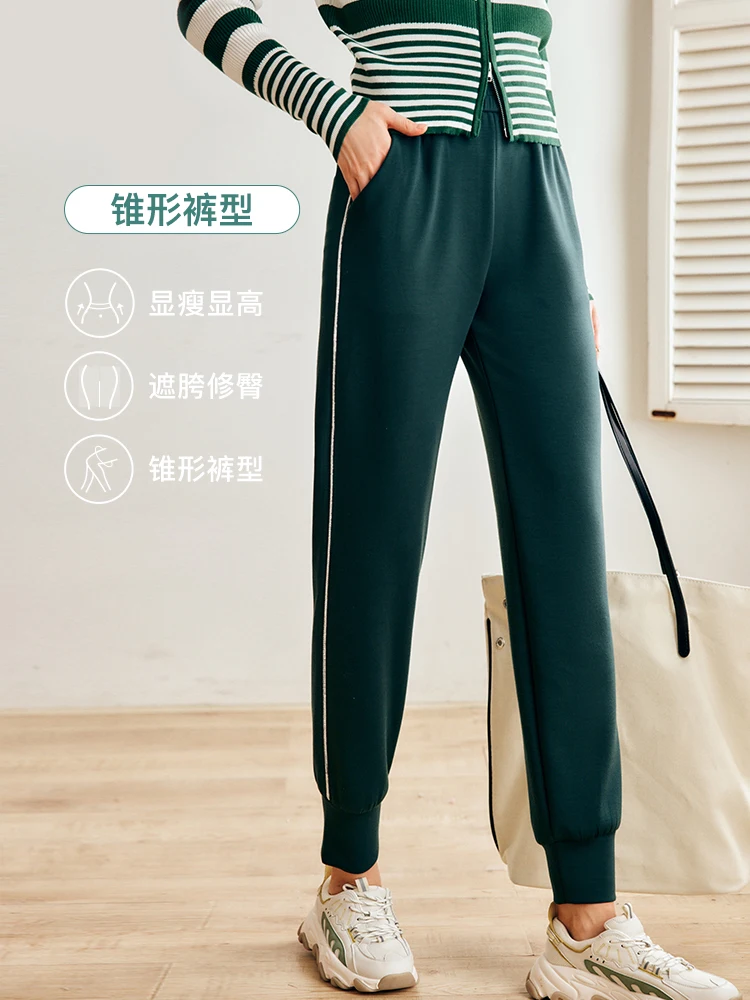 กางเกงขายาวผู้หญิง OLrain รุ่น 2025 ฤดูใบไม้ร่วง สีเขียวสไตล์ฝรั่งเศส กางเกงลำลองแฟชั่นใหม่ เอวสูง ทรงตรง ผูกเชือก รุ่น Harlan O22QK58200