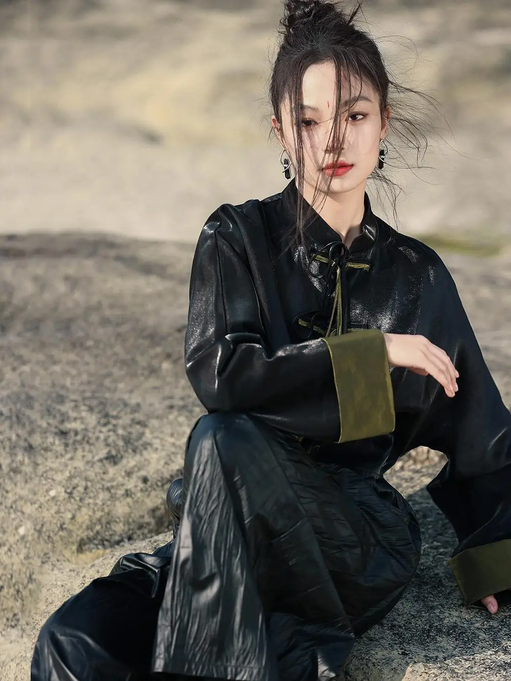 UMI MAO New Chinese Style Short Jacket For Women 2025 Spring Clothing Contrasting Color Retro Design Loose Top Femme